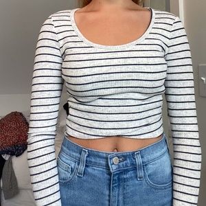 Urban Outfitters Cropped Sweater Longsleeve